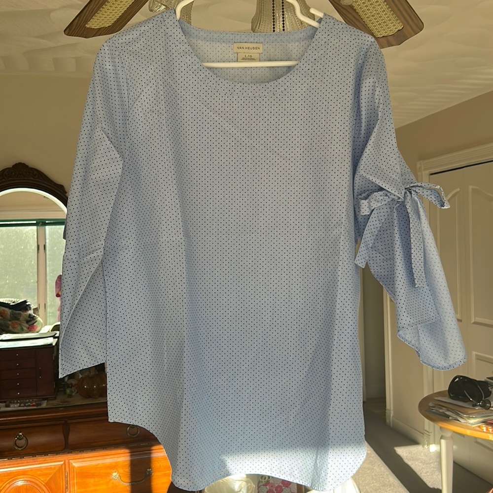 Van Heusen top